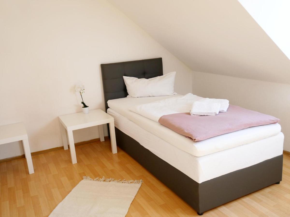 SUNNYHOME Monteurwohnungen und Apartments in Schwandorf Exterior foto