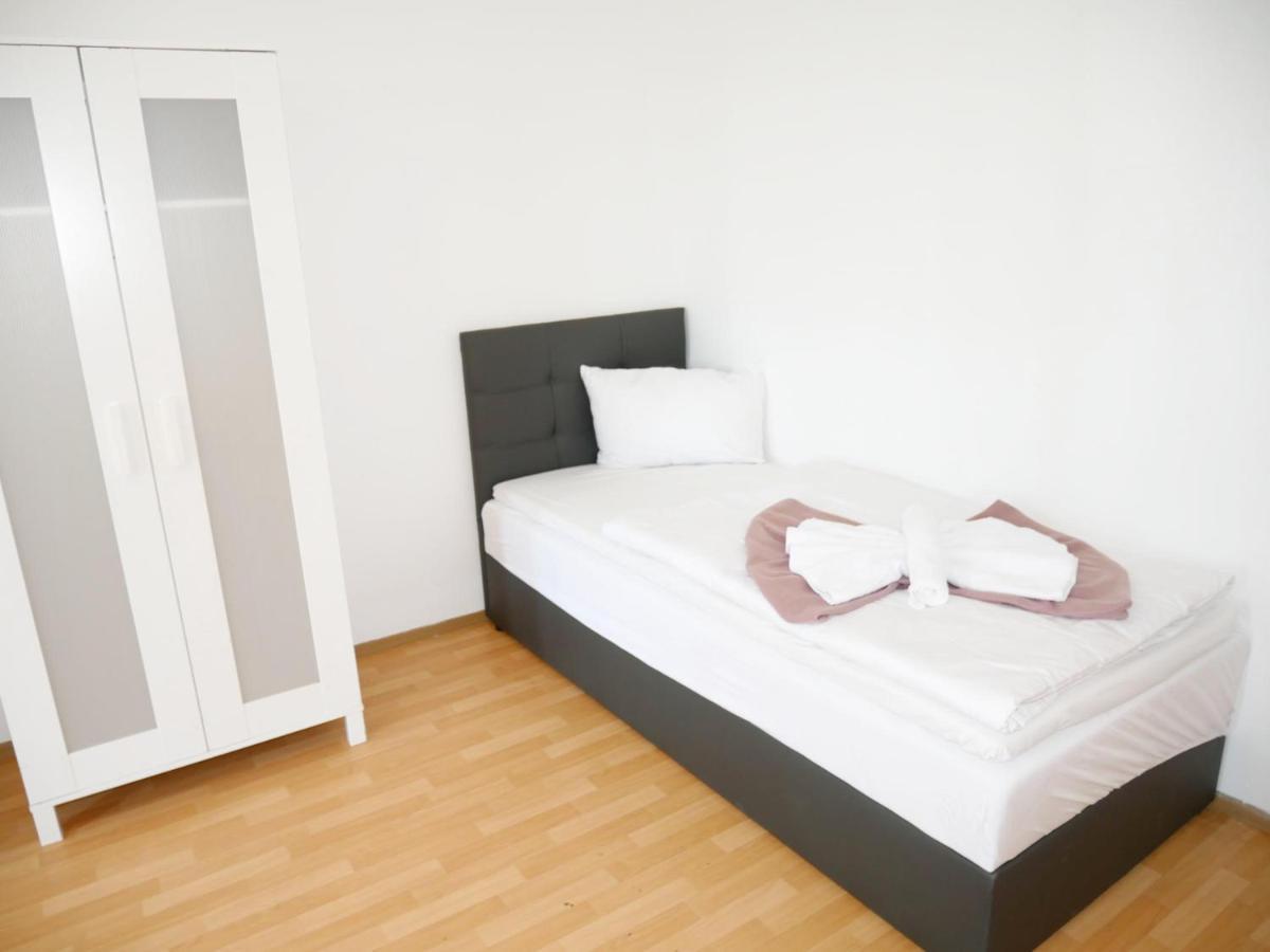 SUNNYHOME Monteurwohnungen und Apartments in Schwandorf Exterior foto