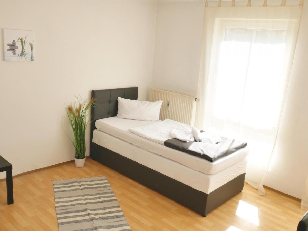 SUNNYHOME Monteurwohnungen und Apartments in Schwandorf Exterior foto